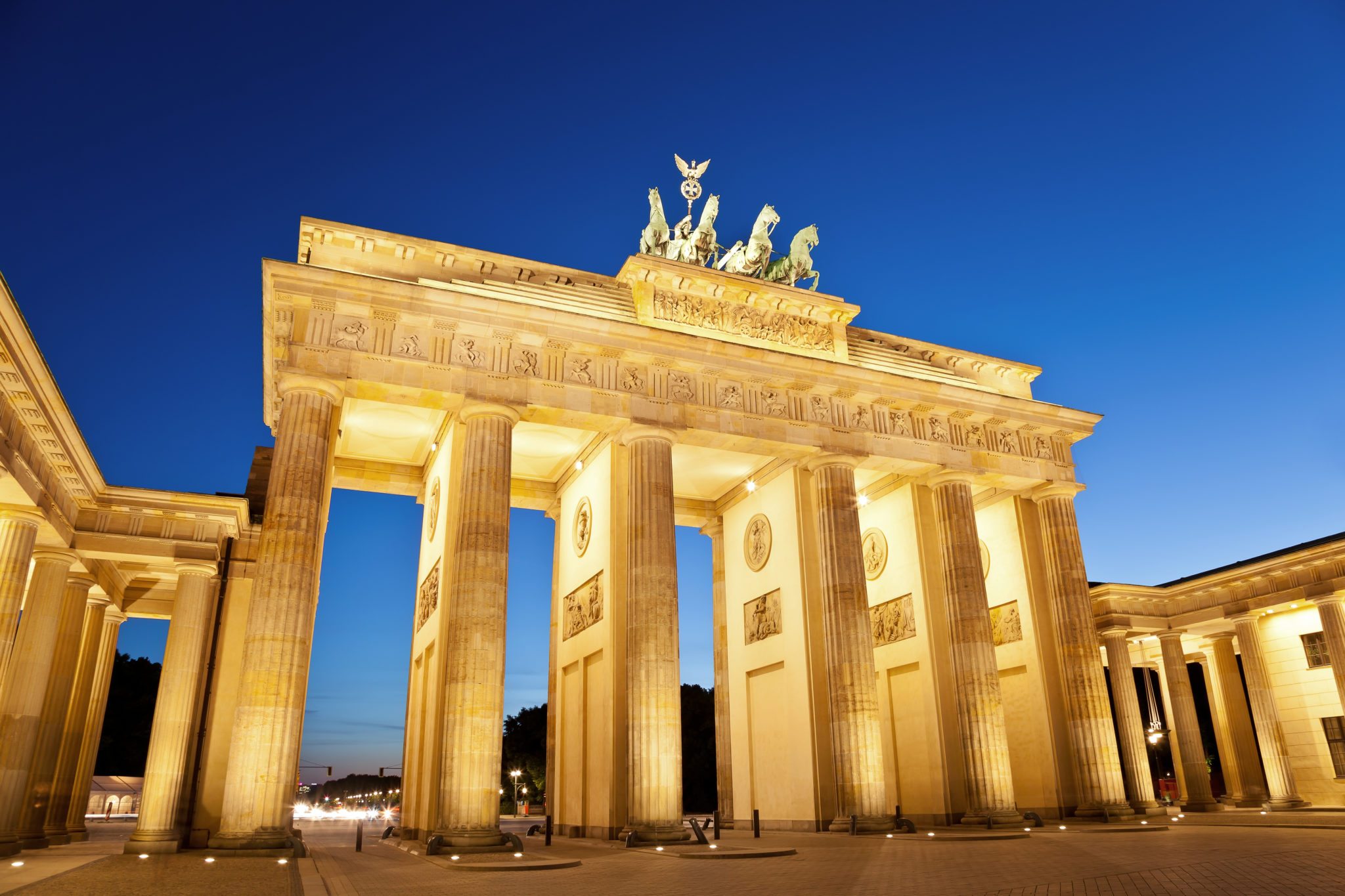 brandenburg-gate-berlin-germany-4